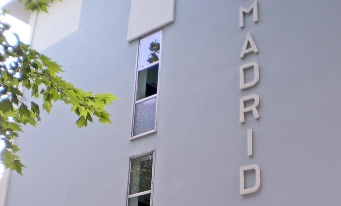 Hotel Madrid Riccione Buitenkant foto