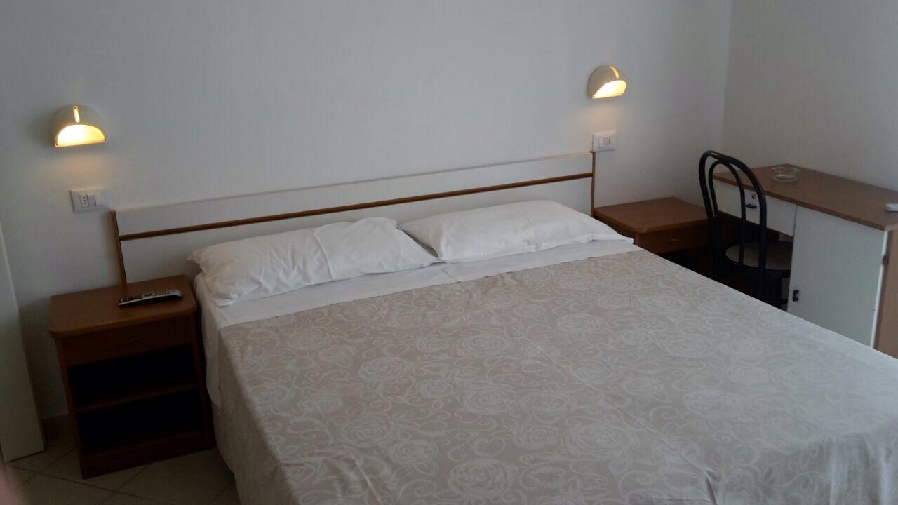 Hotel Madrid Riccione Buitenkant foto