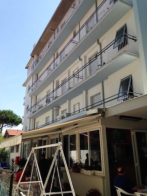 Hotel Madrid Riccione Buitenkant foto